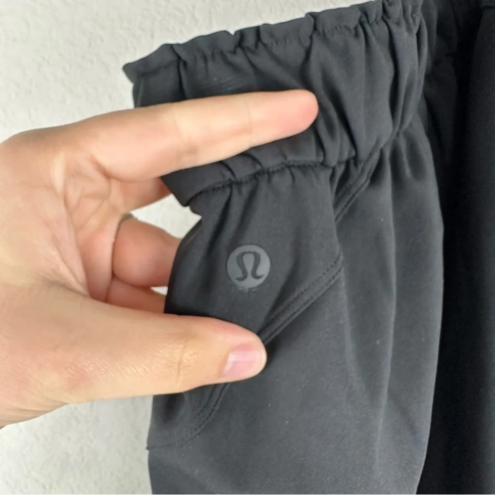Lululemon Black Stretch High Rise Athletic Athleisure Joggers Size 4